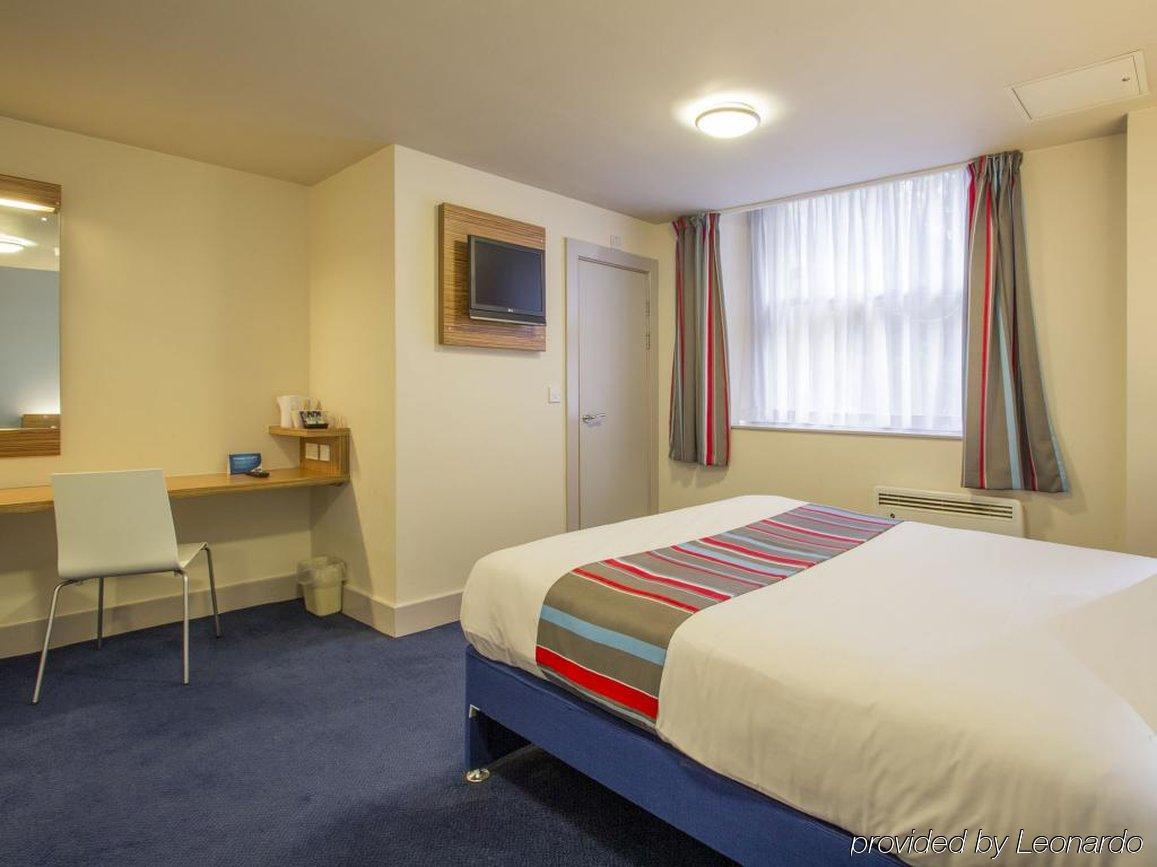 Travelodge Edinburgh Haymarket Exterior foto
